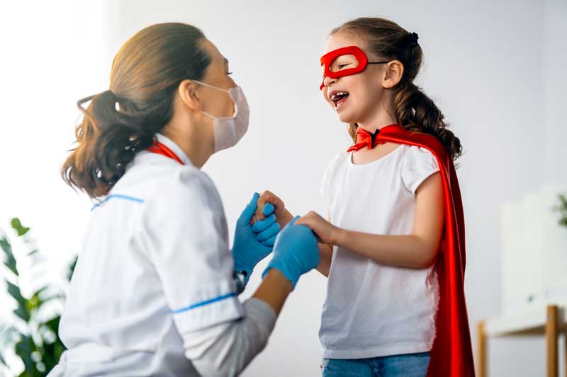doctor-and-child-at-hospital-800x533